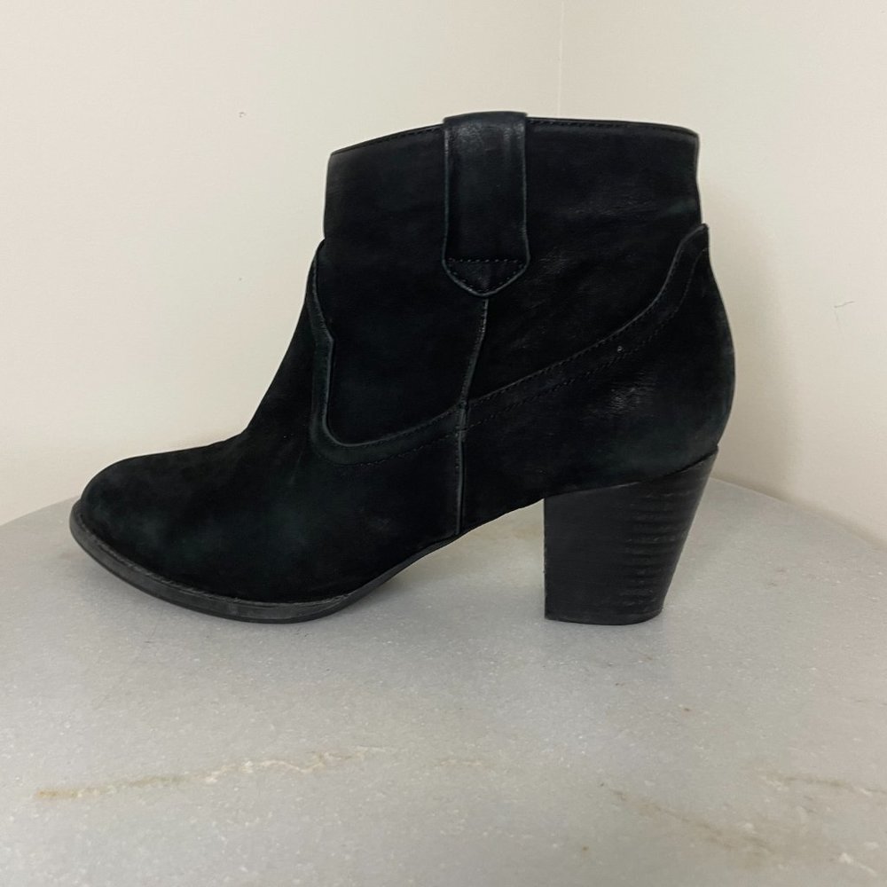 VIONIC Upright Windom Black Suede Boots Orthaheel Rustic Styled Boots Size 9